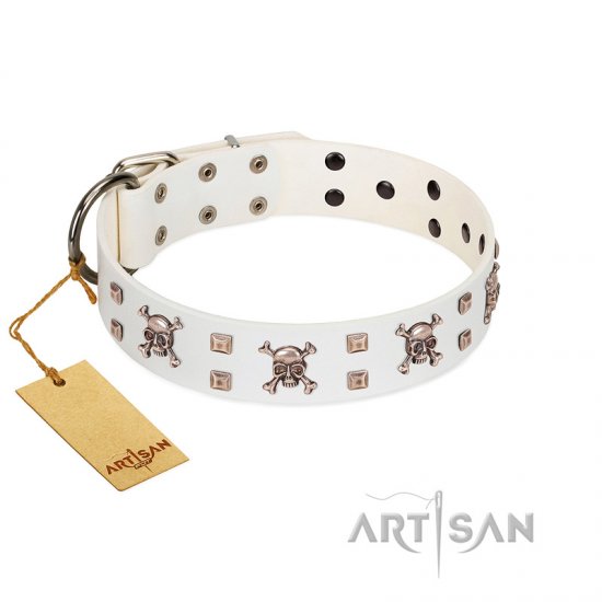 "Skull Island" Premium Quality FDT Artisan White Designer Dog Collar with Crossbones and Studs - Click Image to Close