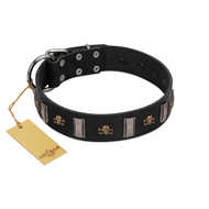 "Pirates' Symbol" Fashionable FDT Artisan Black Leather Dog Collar with Silver-Like Plates and Gold-Like Skulls