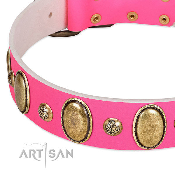 Pink leather FDT Artisan collar with oval and round
decorations