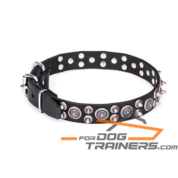 Leather dog collar for safe walking