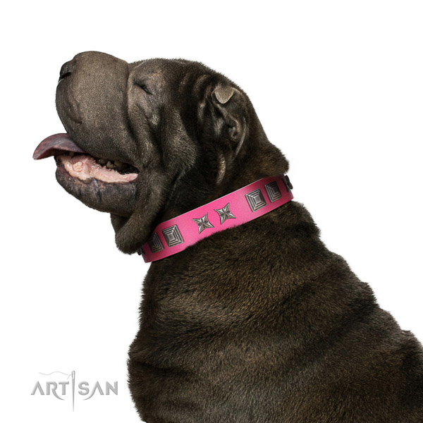 Extraordinary walking pink leather Shar Pei collar with
chic decorations